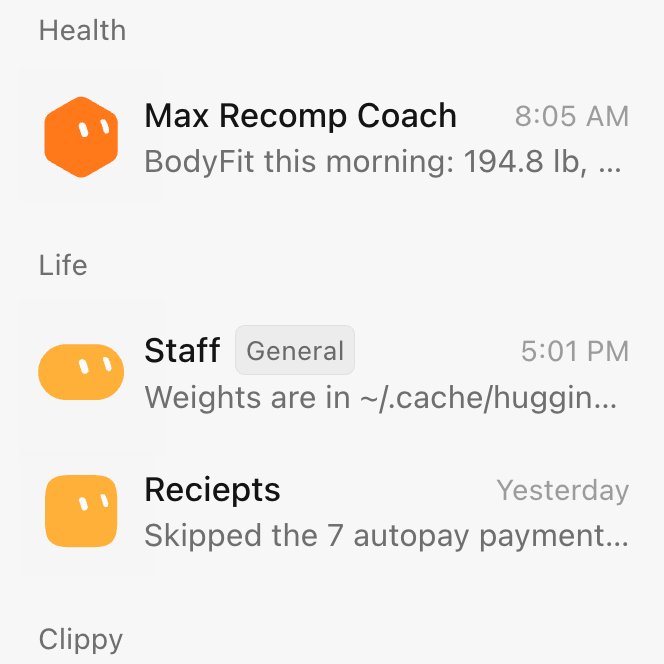侧栏按 Health / Life 分开，避免所有 bot 挤在一起